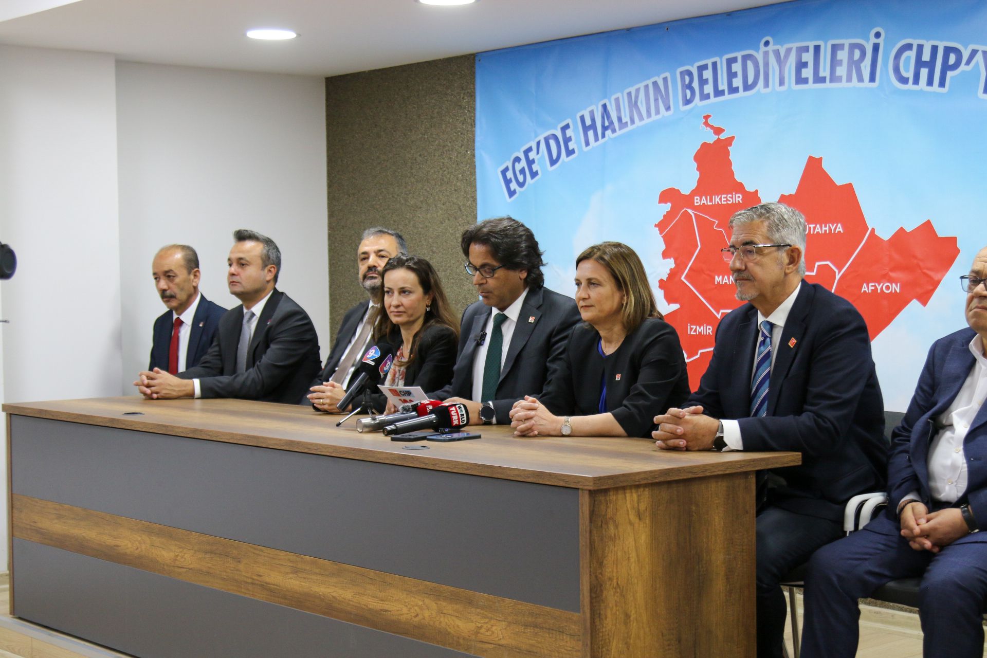 CHP Ege İl Başkanları İzmir'de Buluştu